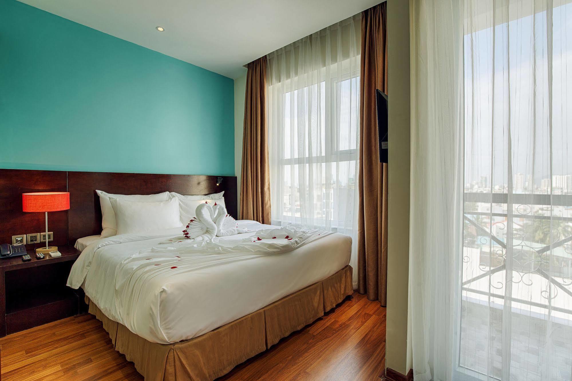 Sofia Suite Hotel Danang Da Nang Exterior foto