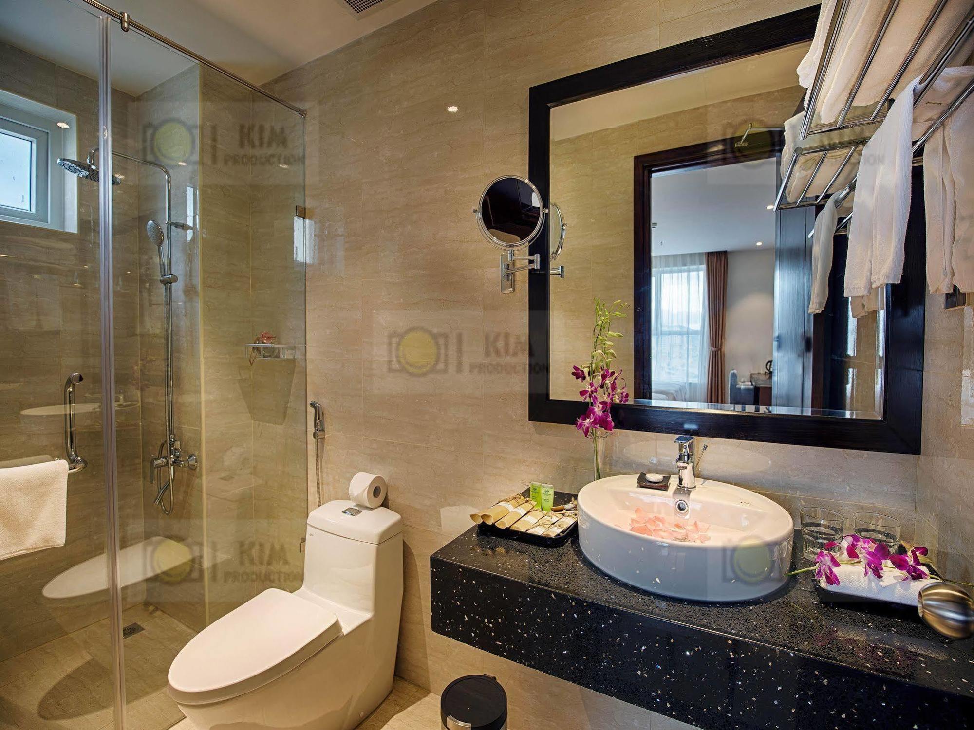 Sofia Suite Hotel Danang Da Nang Exterior foto